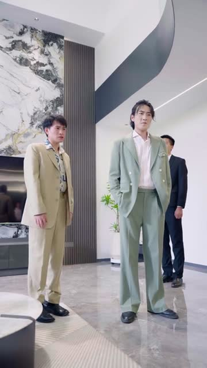 龙隐芳邻房客小姐请自重（76集）深夜短剧推荐精彩片段