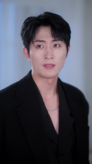 鸢尾盛开时恋她成瘾（20集）熬夜必追完的热门短剧