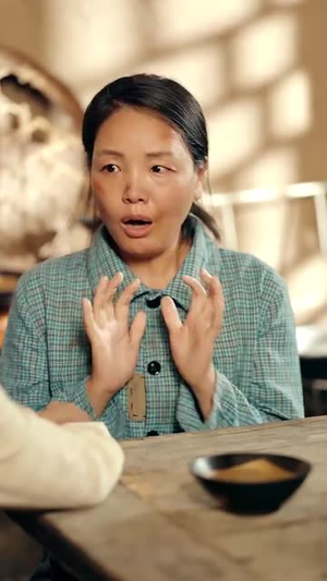 穿到饥荒年我靠绑定挨骂系统顿顿吃肉（80集）太好看了强烈推荐短剧