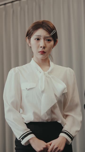 穿越短剧，我靠美女续命（98集）短剧热播精彩片段