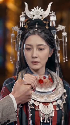 被弃乱葬岗，我转身嫁少帅死对头（62集）精彩短剧片段分享