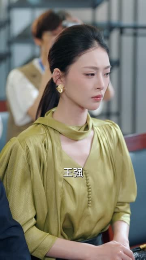 拦下影帝豪车后，我与他契约成婚（94集）短剧来袭敬请分享
