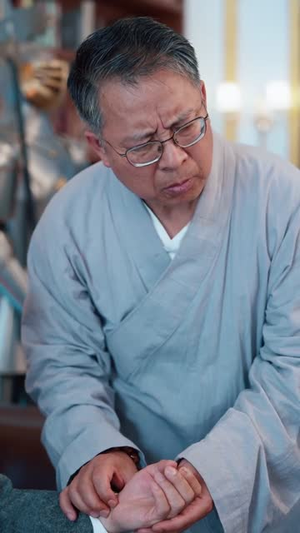 修仙归来：我在都市当神医（77集）百亿好看短剧推荐